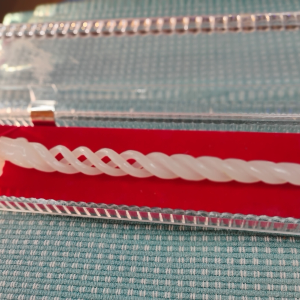 GORGEOUS WHITE JADE.💥DRAGON💥 TWISTED HAIR STICK, SCULPTED HAIR. NWT - Picture 9 of 14